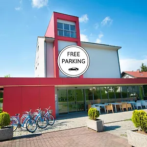 Хостел Simbol With Free Private Parking, Любляна